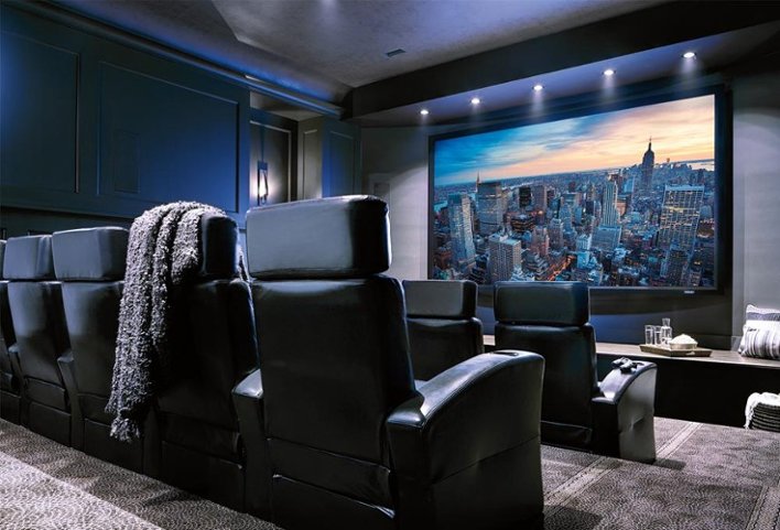 Home theather with seats and screen
